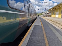 Bildet viser avstanden mellom tog og plattform.