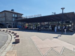 Lillestrøm stasjon, inngang fra Jonas Lies gate/Bussterminalen