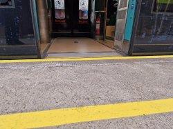 Trinnfri adkomst til tog på Høybråten stasjon